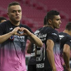 Con doblete del 'Cabecita', Cruz Azul triunfó en casa de Chivas