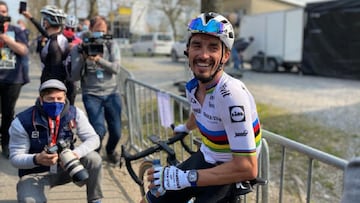 Julian Alaphilippe, contento tras su triunfo en Flecha Valona.