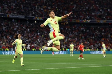 0-1. Mart¨ªn Zubimendi celebra el primer tanto.