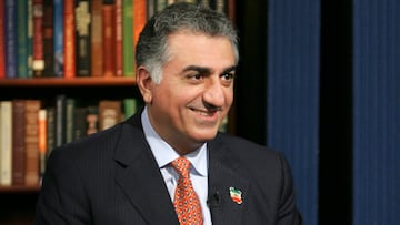 Reza Pahlavi, the former crown prince of Iran who now lives in the United States, smiles during an interview with Reuters in Washington June 16, 2009. The growing street protests over Iran's disputed presidential election mark the biggest threat to the country's ruling clerics since they came to power in 1979 with the fall of the U.S.-backed shah, Pahlavi, the shah's son, said on Tuesday. REUTERS/Hyungwon Kang (UNITED STATES POLITICS) - RTR24Q3N