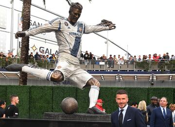 Estatua de Beckham en el estadio de los Galaxy.