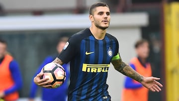 Mauro Icardi no lo pasa bien en el Inter. Los hinchas no lo quieren como capitán del equipo.
