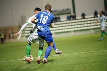 El Ceuta saca un punto de oro ante el lder, Antequera