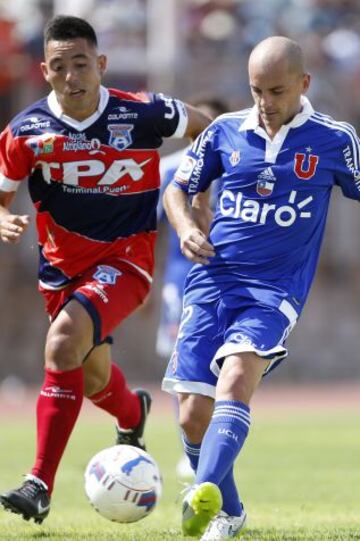 Sebastián Rivera correteó a cuanto rival se le puso al frente. En la foto junto a Gustavo Lorenzetti.