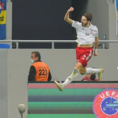 Un doblete de Kvaratskhelia obra el 'milagro' de Batumi