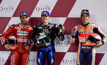 MotoGP. Maverick Viñales entre Andrea Dovizioso y Marc Márquez.