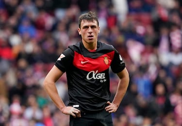 El defensa palmesano tuvo la mala suerte de recibir un pelotazo por parte de su compañero y el rebote terminar en gol. En la imagen se puede observar la marc que ha dejado el pelotazo en su rostro.