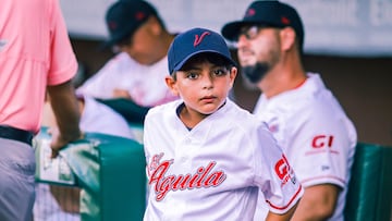 Niño de ocho años es registrado como Manager del Águila de Veracruz