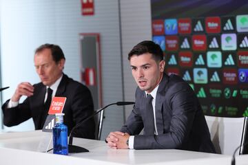 "Como dije el primer d¨ªa: 'Hala Madrid, s¨®lo Madrid'. Y lo sigo diciendo ahora: 'Hasta el final, vamos Real. ?Hala Madrid!".