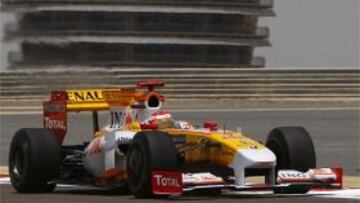 <b>ALONSO.</b> El asturiano, satisfecho con el comportamiento de su Renault
