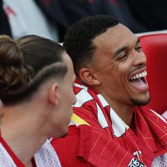 “Los abucheos a Alexander-Arnold son bochornosos...”