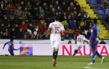 0-2. Reyes marcó el segundo gol.