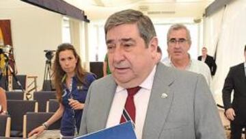 Lendoiro tratará en Madrid varios frentes abiertos.