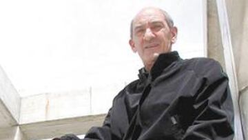 <b>BILARDO.</b> "El que mejor ve el fútbol de todos. Te cuenta los partidos el día antes"