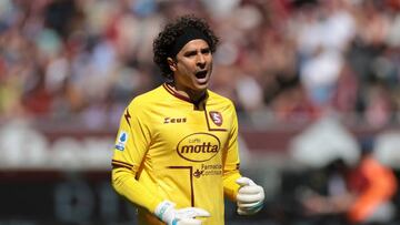 Guillermo Ochoa cumple con otra buena actuación en el empate del Salernitana