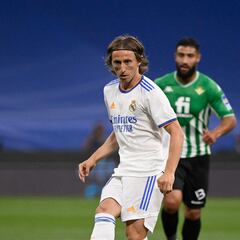 Luka Modric signs contract extension with Real Madrid