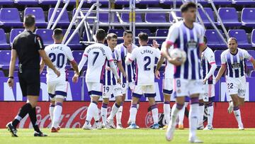VALLADOLID, SPAIN - OCTOBER 03: Toni Villa of Real Valladolid celebrates with teammates after scoring his sides first goal during the La Liga Santader match between Real Valladolid CF and SD Eibar at Estadio Municipal Jose Zorrilla on October 03, 2020 in