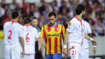 La UEFA no retira a Alcácer la amarilla y el Valencia apelará