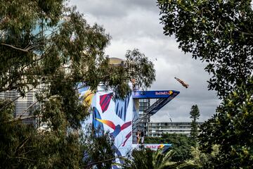 Las Red Bull Cliff Diving World Series
son un circuito internacional anual de competiciones de saltos de gran altura. Esta vez se está desarrollando en Sidney.