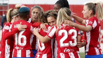 Las jugadoras del Atl&eacute;tico celebran el gol de Ajibade ante el Betis.