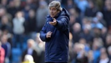 Fernando se sumó a la petición del plantel de Manchester City para que Manuel Pellegrini siga en su cargo.