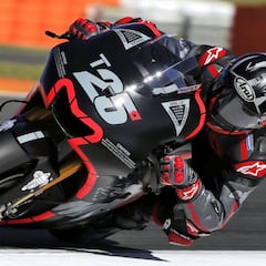 Maverick debuta a lo grande con Yamaha y Lorenzo con Ducati