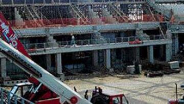 <b>RETRASOS.</B> Atenas está patas arriba, como ha demostrado AS en imágenes tomadas en la ciudad griega. Existe una gran preocupación entre los miembros del COI.