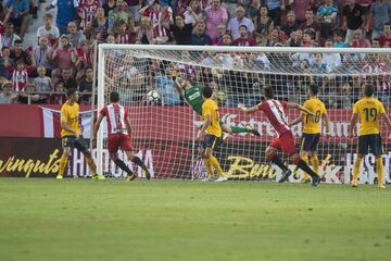 Stuani marca el 2-0.