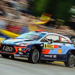 Dani Sordo se coloca líder ante su público en Cataluña