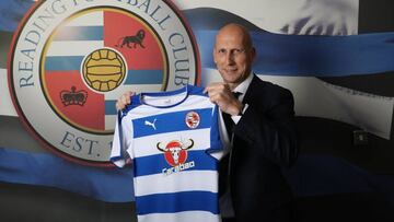 Stam, con la camiseta del Reading.