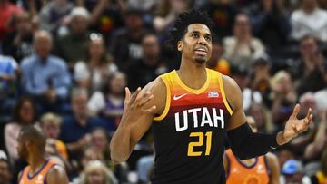 Hassan Whiteside, pívot de Utah Jazz, ante Phoenix Suns.