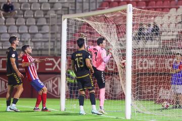 Manu Herrera y Álvaro duranre el partido contra el Algeciras.