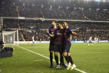 2-3. Luis Suárez  celebró el tercer gol.