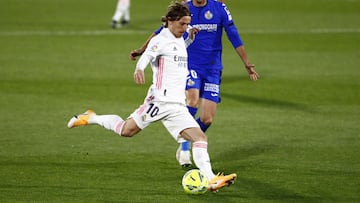 Luka Modric es duda para jugar contra el Betis por un tirón muscular en la espalda.