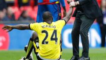 Quique anima a sus jugadores tras caer en las semifinales de la FA Cup ante el Crystal Palace.