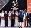 “Sólo un equipo recibe el trofeo, pero gana toda la familia del fútbol español”