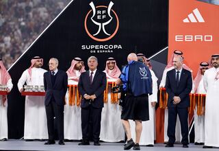 “Sólo un equipo recibe el trofeo, pero gana toda la familia del fútbol español”