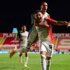 Alexis Vega le da a Chivas un agónico triunfo ante Necaxa