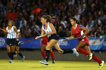 Manuela Urroz destaca en el hockey césped.