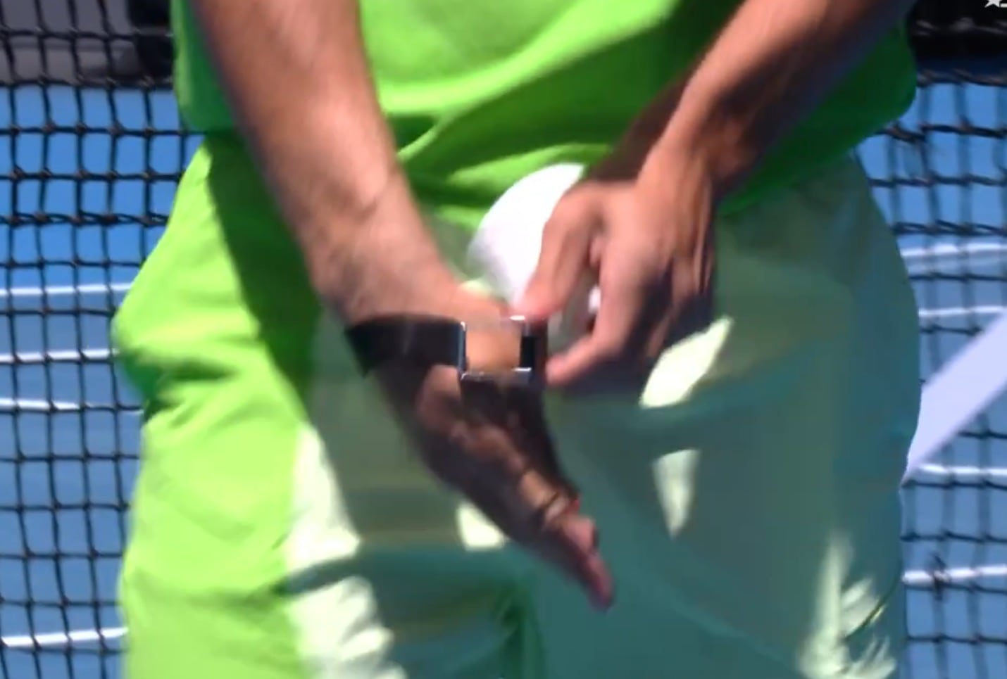 ¿Qué es una Whoop, la pulsera que le han hecho quitarse a Alcaraz y por qué la prohíben?