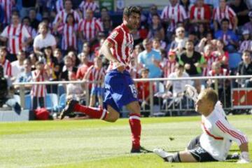 Diego Costa marca el 2-0.
