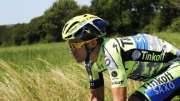 El ciclista espa&ntilde;ol Alberto Contador del equipo Tinkoff Saxo, durante la s&eacute;ptima etapa de la 102&ordm; edici&oacute;n del Tour de Francia, una carrera de 190.5km entre Livarot y Fougeres, en Francia, hoy, 10 de julio de 2015. 