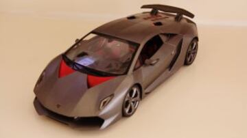 Esta réplica de un Lamborghini gris es el producto más vendido de la compañía.


