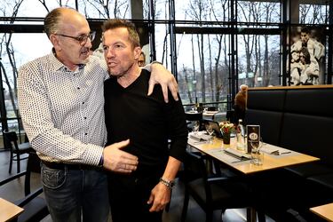 
Uno de los más veteranos de aquel equipo. Llegó con 29 años y jugó aquella Champions como uno de los centrales. Se reitró poco después, en 2002, y ha pasado por varios puestos de entrenador (entre ellos, Alemania Sub-21) y otros de directiva en clubes alemanes de categorías muy bajas.
