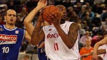 <b>VUELTA A LA ACB.</b> El norteamericano destacó en las filas del Ricoh Manresa durante la pasada temporada.