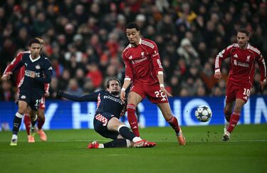 Yarek se doctora en Anfield: “Una lección magistral tras otra”  