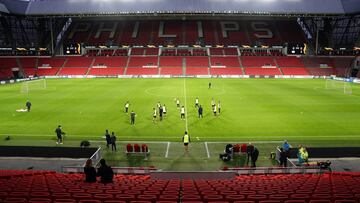 El Granada se entrenó en la tarde de ayer en el Phillips Stadium, uno de los campos más ilustres del fútbol europeo.