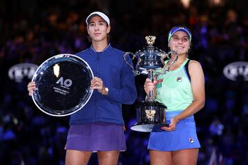 En primer torneo del Grand Slam de 2020, Muguruza alcanzó su primera final en Australia. En el partido decisivo contra Sofia Kenin, la americana venció (4-6, 6-2, 6-2) y dejó a la tenista española con la miel en los labios.