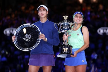En primer torneo del Grand Slam de 2020, Muguruza alcanzó su primera final en Australia. En el partido decisivo contra Sofia Kenin, la americana venció (4-6, 6-2, 6-2) y dejó a la tenista española con la miel en los labios.