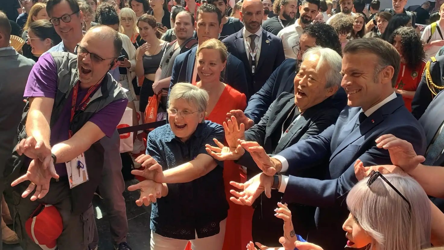 Macron Rinde Homenaje a 'Dragon Ball': Un Tributo a Akira Toriyama que Conquista Francia